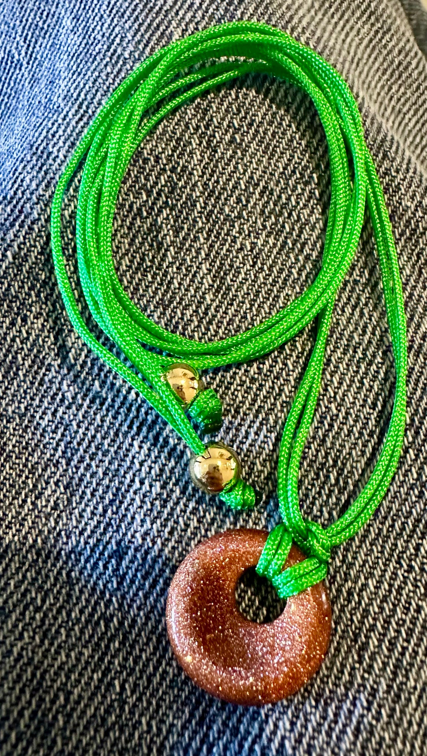 Golden sand Stone • Green